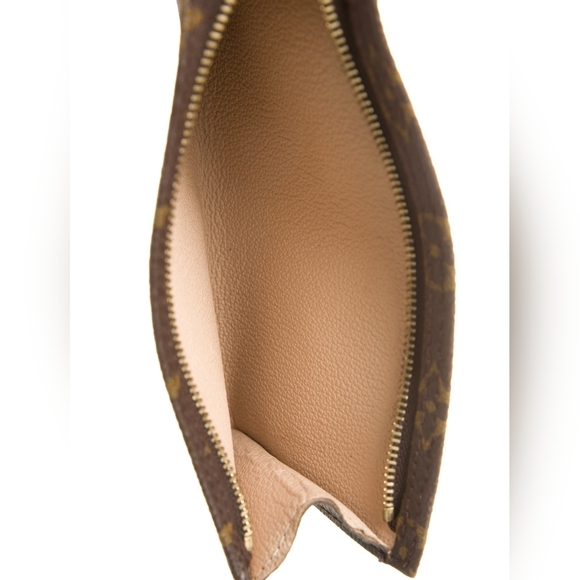 Louis Vuitton Monogram Marais Bucket Pochette - Picture 3 of 15